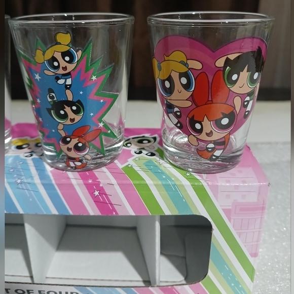 Silver Buffalo Power Puff Girls Trio 4-Pack Mini Glass Set, 1.5 Ounces (NEW) - Picture 3 of 11